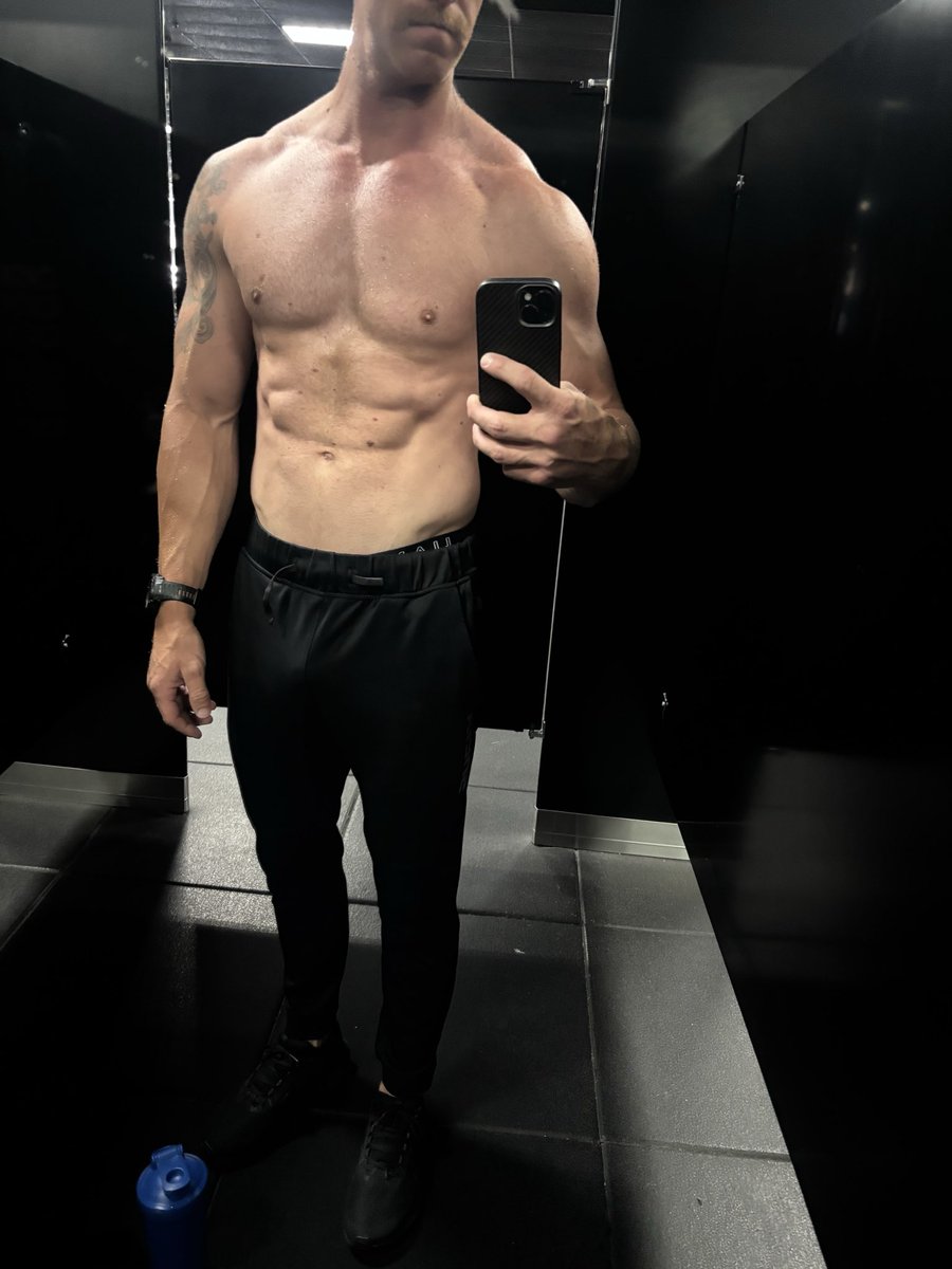 TheFitDILF90's tweet photo. Happy Thirsty Thursday. Can’t wait for Vegas tomorrow with @TheFitMILF04 😈 #nsfw #nsfwtwt #DILF #MILF #fitcouple #sexycouple https://t.co/3Nw4nwbjj4