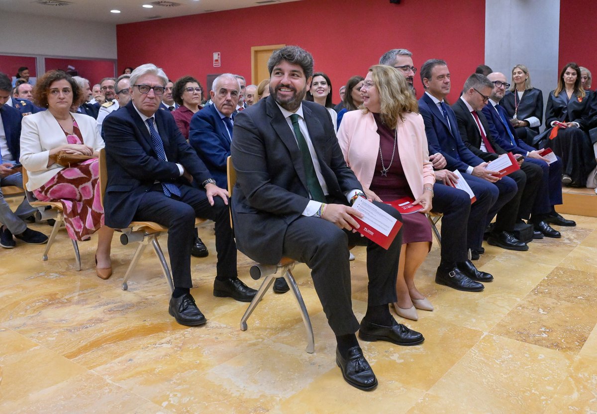 LopezMirasF's tweet photo. ⚖️ Nuevo Año Judicial en la #RegióndeMurcia @TSJMurcia.  

Me sumo al llamamiento al respeto de la independencia judicial: cuestionarla o señalar a quienes la ejercen socava nuestro Estado de Derecho.  

Contamos con excelentes profesionales, pero necesitan más medios para prestar el mejor servicio de Justicia a los ciudadanos.