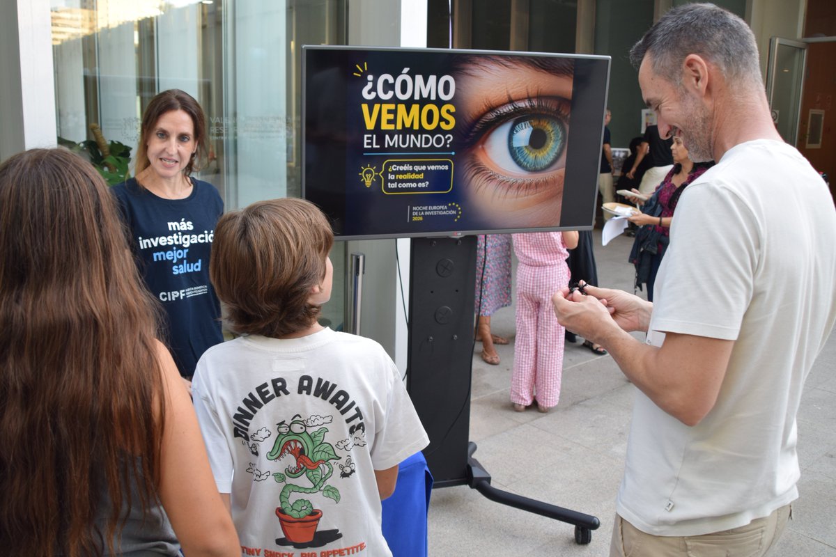 CIPFciencia's tweet photo. 🔬✨ La ciencia sale de los laboratorios. El pasado viernes 25 de septiembre, celebramos en el Centro de Investigación Príncipe Felipe (CIPF) una nueva edición de la Noche de la Investigación, con la participación de grupos del @CIBER_ISCIII y su aval científico. https://t.co/t8jeYNIo1c