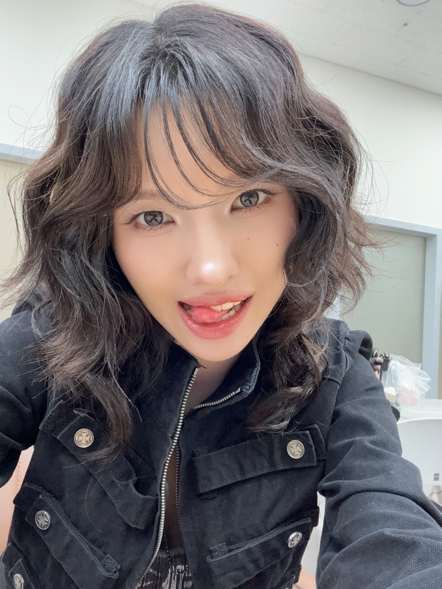 official_i_dle's tweet photo. [📸] 261001 @ #IMMERSED

#아이들 #idle
#소연 #SOYEON
#Bankroll
#딩고뮤직 #DingoMusic https://t.co/iuPCfwO1I2