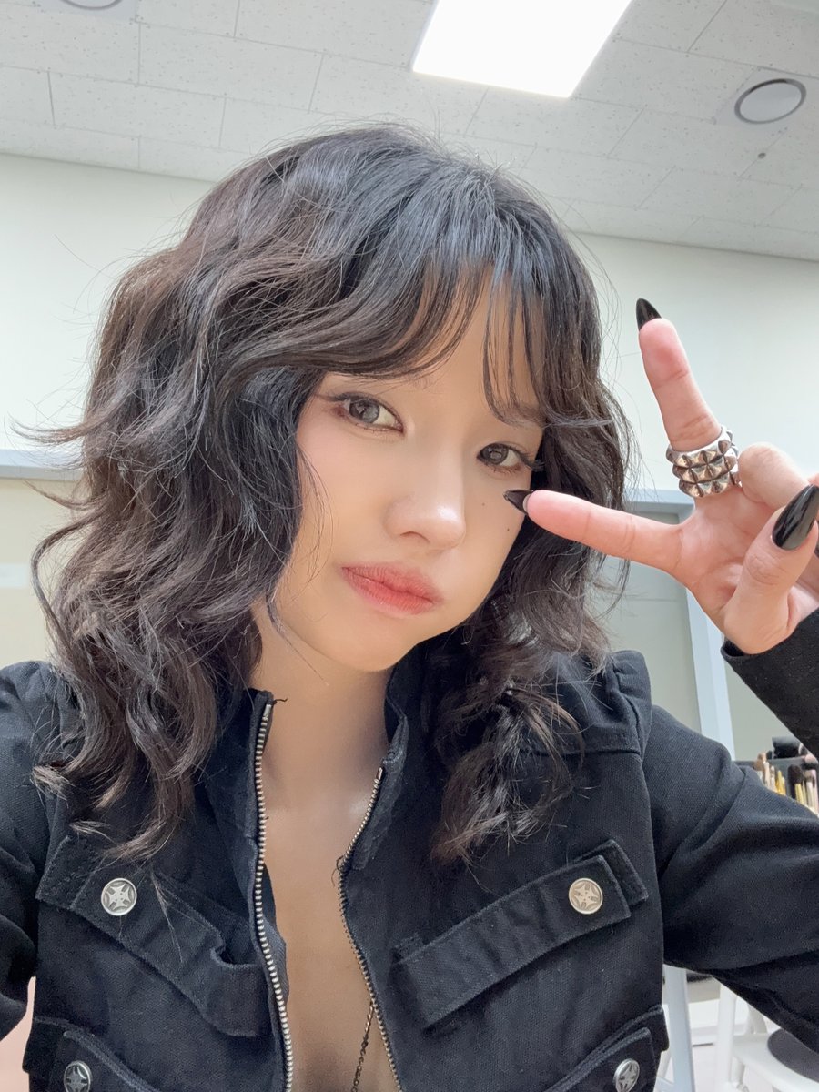 official_i_dle's tweet photo. [📸] 261001 @ #IMMERSED

#아이들 #idle
#소연 #SOYEON
#Bankroll
#딩고뮤직 #DingoMusic https://t.co/iuPCfwO1I2