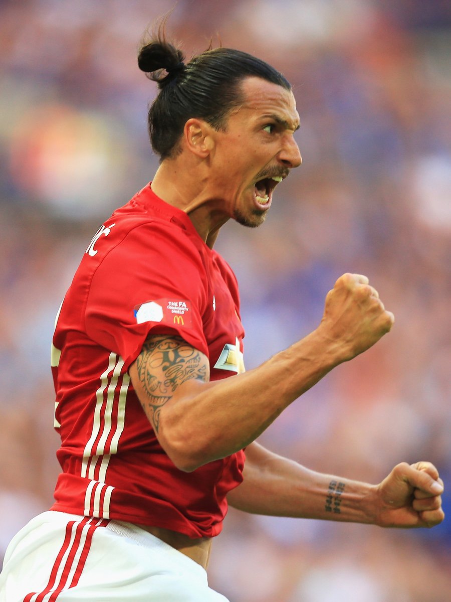 ManUtd's tweet photo. Happy birthday, @Ibra_Official! 🎂❤️ https://t.co/blwloZTy7o