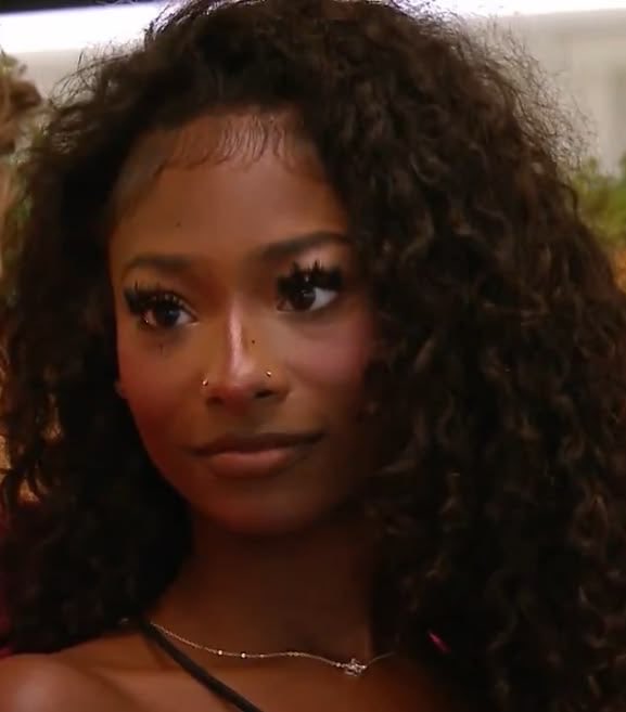 littlebird13139's tweet photo. It’s the day 1 guys !!!
Here’s my favorite hairstyle on Trinity, the curly hair was really something else
#15DaysofTrinity
#LibraTrincess https://t.co/OwXuB2L3xN