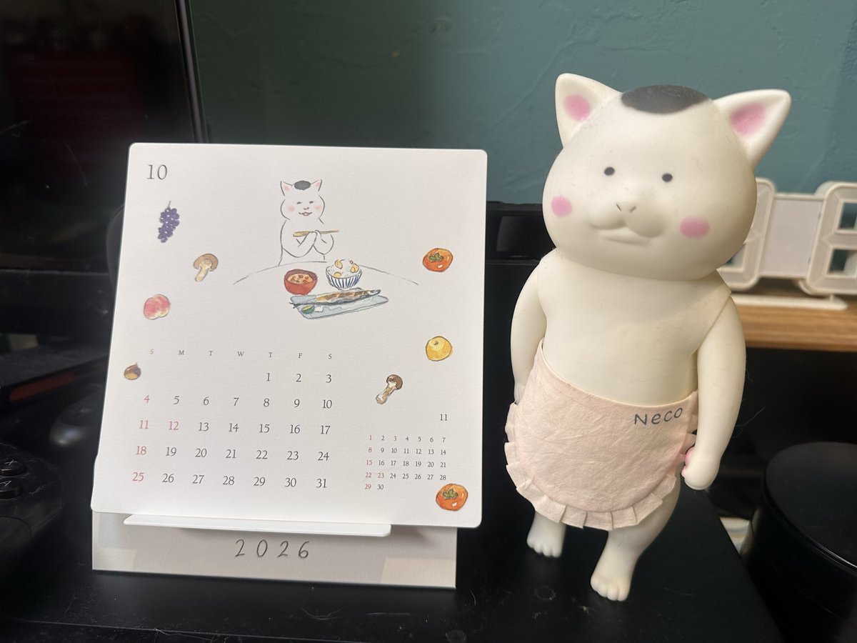 Buncho_Devil's tweet photo. 【今日の日記】
隣の家の中学生が「６時半に駅前集合ね！」と大声で叫んでいるのが聞こえたのは今日がとてもいいお天気だったから。10月1日。ずっとこのお天気がいい。猫村さんのカレンダーが美味しそう。 https://t.co/3qCtH39GBo