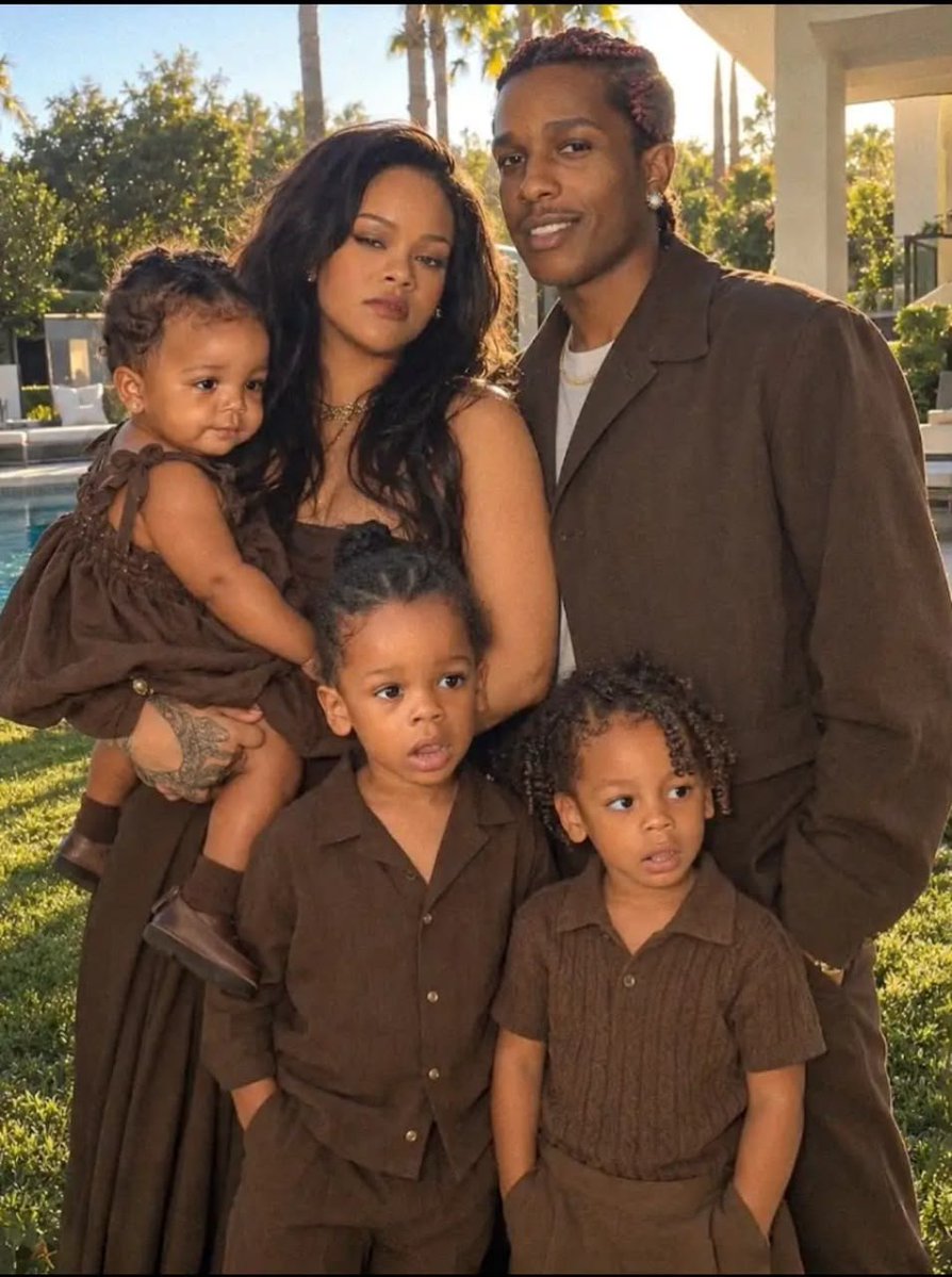 itz_Dreyy's tweet photo. ASAP Rocky was asked why he’s yet to marry Rihanna despite having three kids with her, and he said:

“Ngl, I really wanna make her my wife, but you know she’s the boss lady. When I asked her to marry me, she just told me, ‘Do we really need a wedding? For what exactly?’ So I just respected her decision. But you can call us husband and wife,” he added.