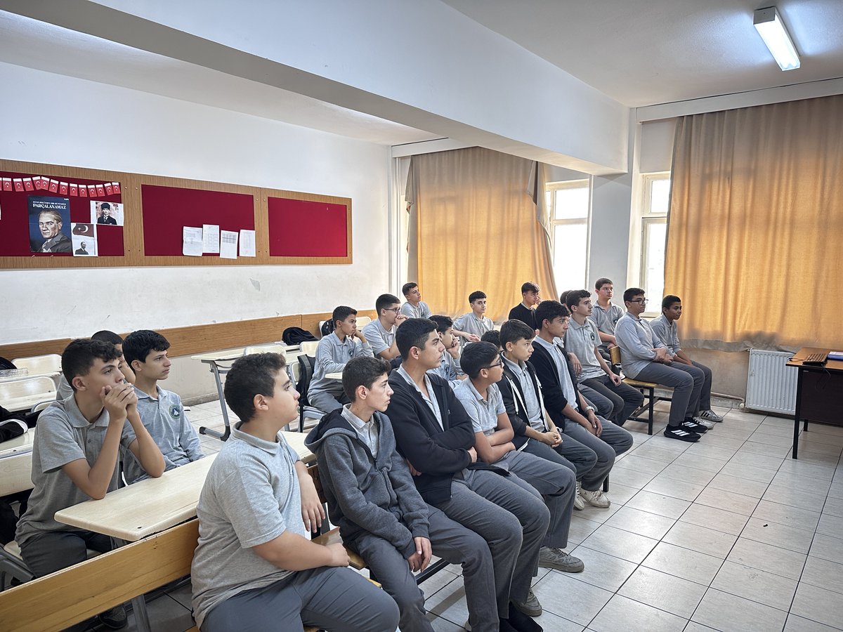 aihl_h's tweet photo. Okulumuzda, Diyetisyen Büşra Şahin tarafından öğrencilerimize yönelik “Dengeli Beslenme” konulu seminer gerçekleştirildi.

Katkıları için kendisine teşekkür ederiz. 🌿
@Oguzeli_mem @MustafaBozgyk27 https://t.co/GyN2Lo5khB
