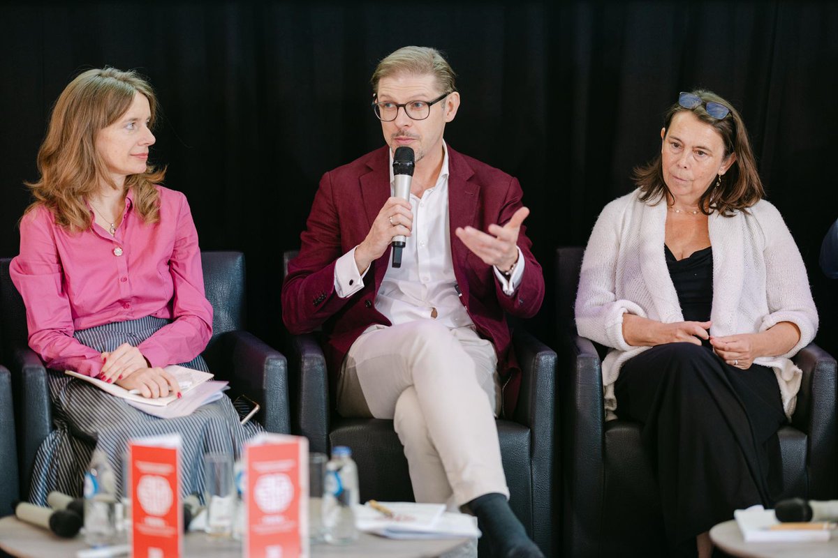 FEPS_Europe's tweet photo. 💰🔴 WATCH: At the #PolicyConference 2026, the 1st panel discusses how the EU can implement more ambitious spending and financing of priorities via resources outside of the EU budget. 
https://t.co/p33ZhChD1B

This session discusses these instruments and the role of the #EuropeanCompetitivenessFund in coordinating them. This new, ambitious design should serve both money mobilisation purposes and the fostering of a sustainable and sovereign EU economy. 🇪🇺

"Beyond the EU budget: innovative public investment instruments for sustainability and innovation scale-up" includes speakers:
👉 @MattEcke, MEP, S&D
👉 @LudovicVoet, Confederal Secretary, @etuc_ces 
👉Anna Krzyzanowska, Adviser, Startups and Scale-ups, DG RTD, European Commission
👉Dora Piroska, Associate Professor, Central European University
👉 Anna Kolesnichenko @a_kolesn, Policy Analyst, Economy, FEPS
👉 Jonathan Schnock, Policy Officer Economic & Digital Policy, Social Europe, FES 

🤝 By FEPS, in partnership with @FESJustClimate, @FES_Europa, @etuc_ces, @industriAll_EU and Solidar