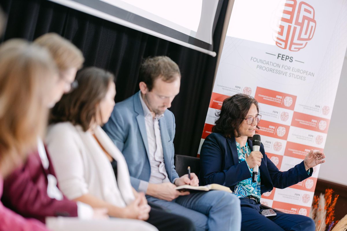 FEPS_Europe's tweet photo. 💰🔴 WATCH: At the #PolicyConference 2026, the 1st panel discusses how the EU can implement more ambitious spending and financing of priorities via resources outside of the EU budget. 
https://t.co/p33ZhChD1B

This session discusses these instruments and the role of the #EuropeanCompetitivenessFund in coordinating them. This new, ambitious design should serve both money mobilisation purposes and the fostering of a sustainable and sovereign EU economy. 🇪🇺

"Beyond the EU budget: innovative public investment instruments for sustainability and innovation scale-up" includes speakers:
👉 @MattEcke, MEP, S&D
👉 @LudovicVoet, Confederal Secretary, @etuc_ces 
👉Anna Krzyzanowska, Adviser, Startups and Scale-ups, DG RTD, European Commission
👉Dora Piroska, Associate Professor, Central European University
👉 Anna Kolesnichenko @a_kolesn, Policy Analyst, Economy, FEPS
👉 Jonathan Schnock, Policy Officer Economic & Digital Policy, Social Europe, FES 

🤝 By FEPS, in partnership with @FESJustClimate, @FES_Europa, @etuc_ces, @industriAll_EU and Solidar