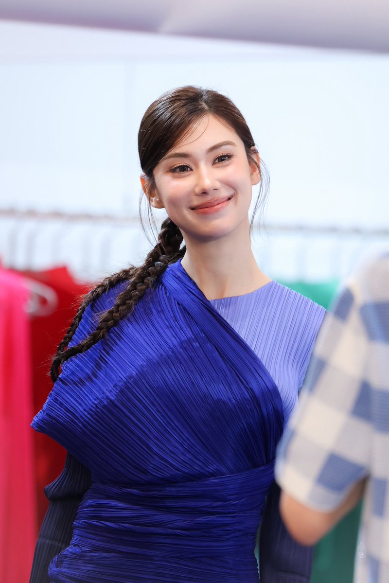 captain_np9's tweet photo. น่ารักนิหน่าาาาา 

LENA AT PLPL ISSEY MIYAKE
#plplisseymiyakexLena https://t.co/zolh52cO1V
