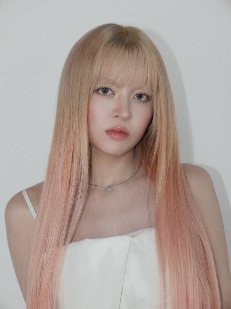 500woni's tweet photo. LILY JIN PARK MORROW OMFG https://t.co/0D5qnKnvmd