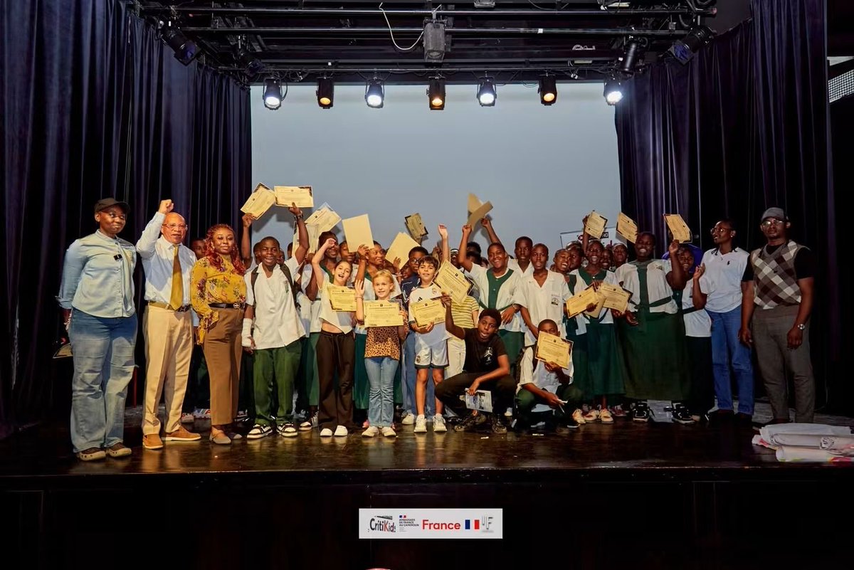 ClassPro_237's tweet photo. Restitution mémorable pour la saison 1 #CritiKids

#CritiKids2026 #ClassPro #STAFE2026 #IFCDouala #EMI #MediaLiteracy #AmbassadeursEMI #BienveillanceEnLigne #EspritCritique https://t.co/8UXNbG0sNV