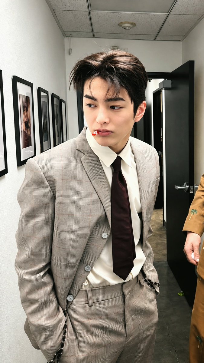 isawkono's tweet photo. #keonho https://t.co/so3GYrCREs