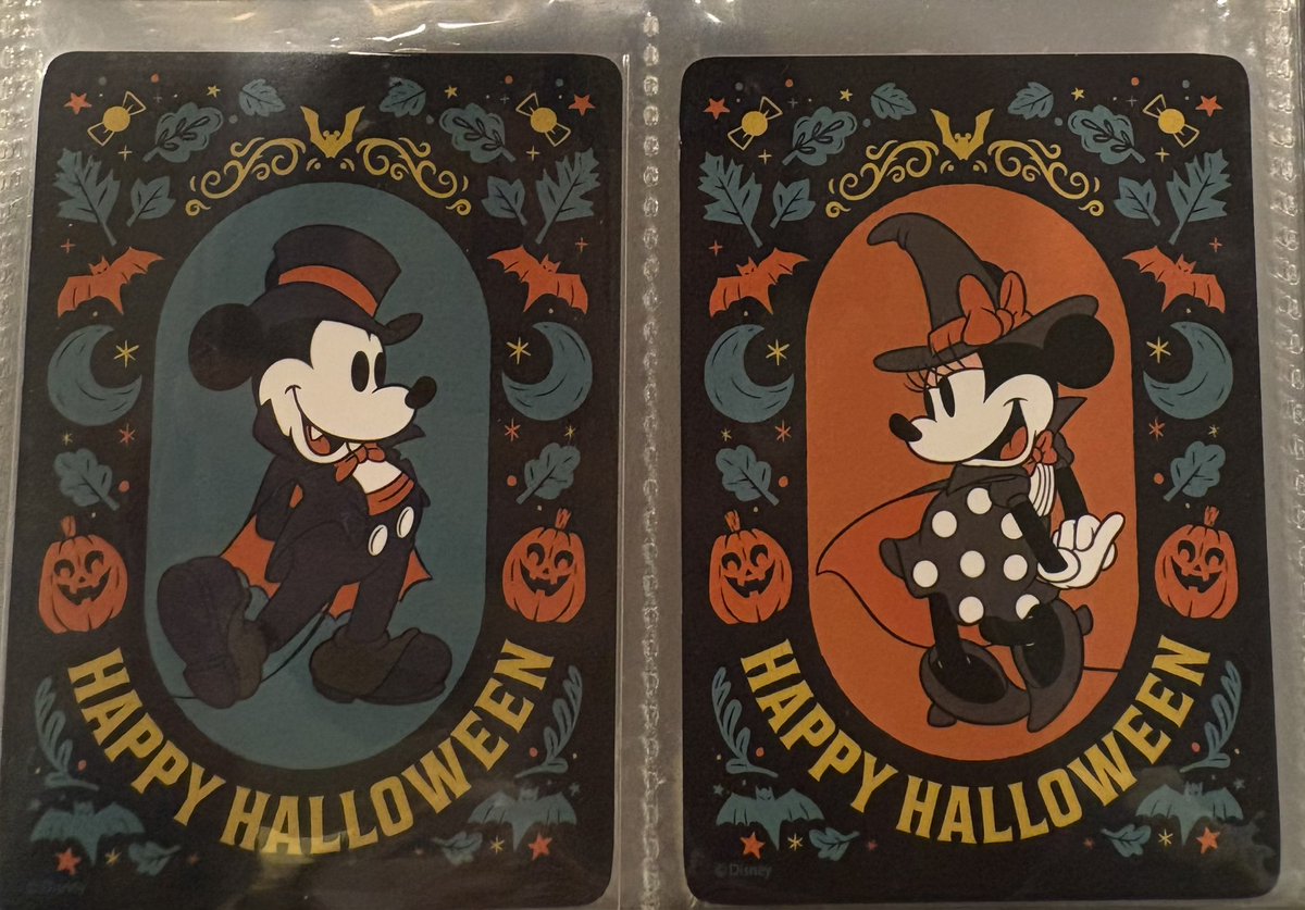 aya0622d's tweet photo. ハロウィンのカード無事ゲット出来たー
あと1種類！
行けそうなところにあるといいけど…
同じ店舗でもまた変わる可能性もあるから定期的に行けそうな店舗は確認しよう… https://t.co/267IVOLQ8d