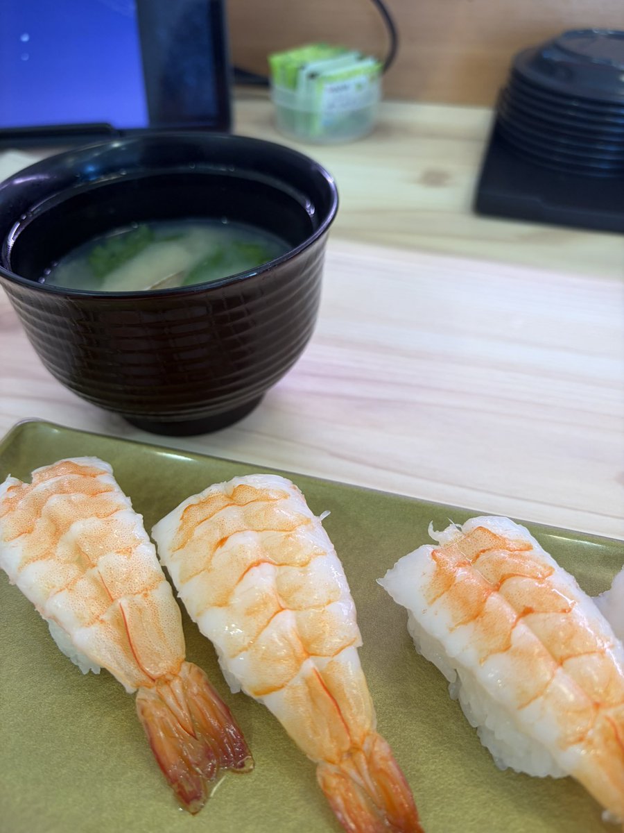 kawa_nin2's tweet photo. 二日酔いの時にお味噌汁作ってくれる彼氏が欲しい https://t.co/3p72ul42Aj