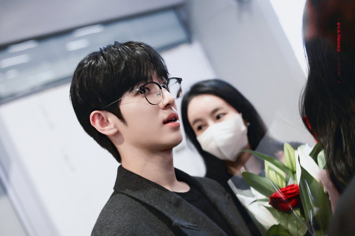 Vitaa_Q's tweet photo. Please let me get close to you

YOONSIK SIWOO Pour Toujours

#YOONSIK_SIWOO_PFWSS27 
#박시우
#PARKSIWOO 
#PARKSIWOOPFWSS27 https://t.co/kvnlPSfM7r