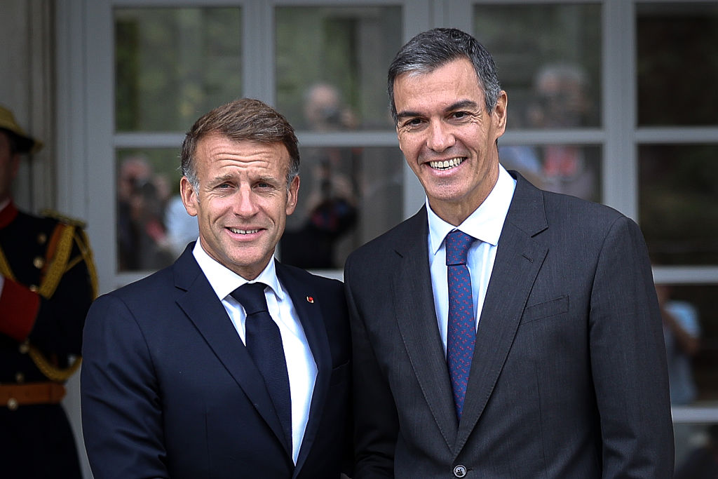 Rapporteur_FR's tweet photo. La France et l’Espagne se réjouiront si le Royaume-Uni réintègre l’UE: Des mots chaleureux et des applaudissements pour une éventuelle demande de réintégration de la Grande-Bretagne 

The post La France et l’Espagne se réjouiront si le Royaume-Uni réintègre l’UE… dlvr.​it/TVkB1q https://t.co/HEZnNc7Djg
