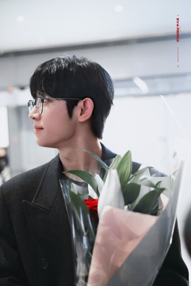 Vitaa_Q's tweet photo. Please let me get close to you

YOONSIK SIWOO Pour Toujours

#YOONSIK_SIWOO_PFWSS27 
#박시우
#PARKSIWOO 
#PARKSIWOOPFWSS27 https://t.co/kvnlPSfM7r