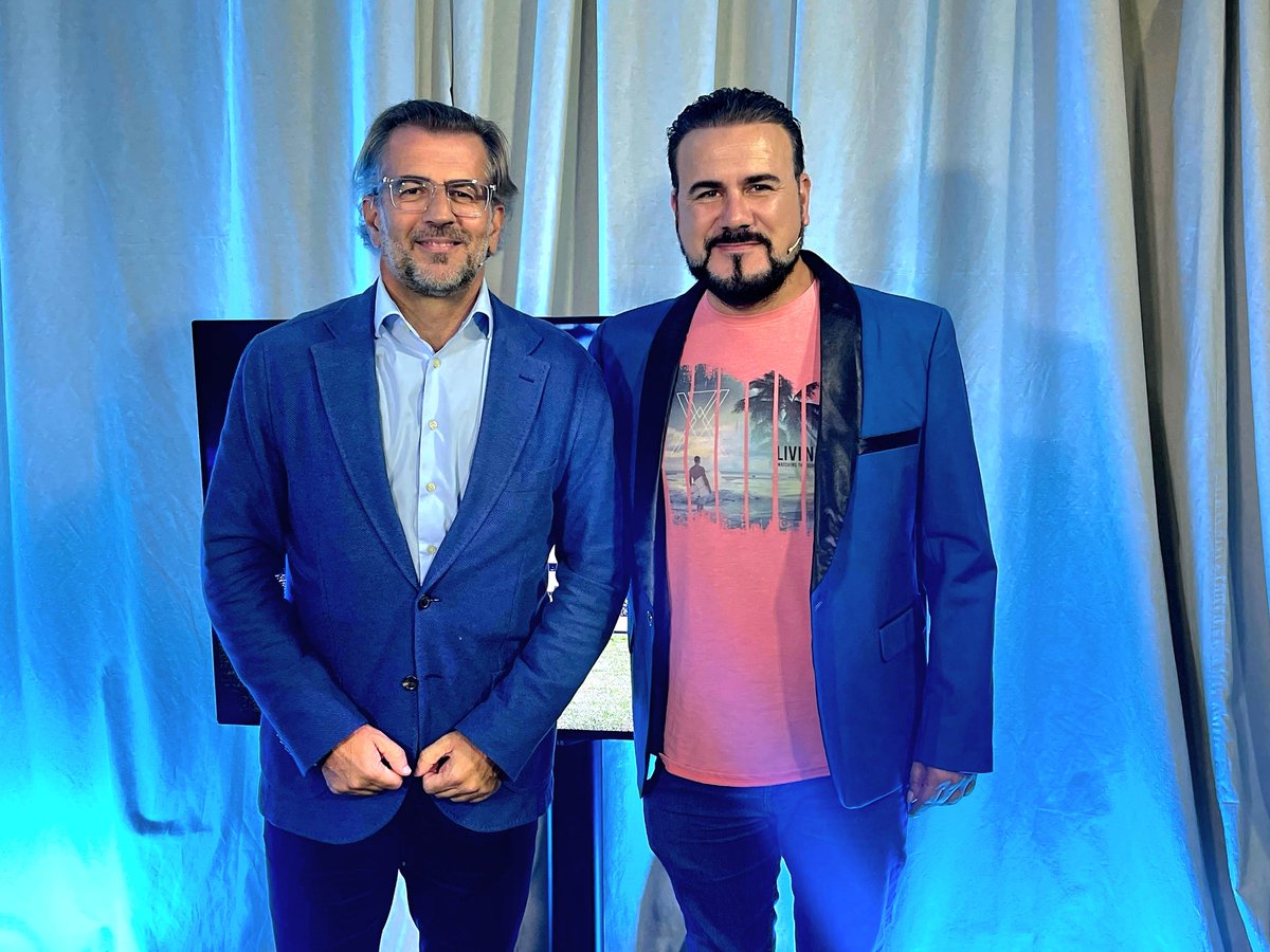 MiguelGalanCNFE's tweet photo. ¡Por fin llega lo que gran parte del fútbol español estaba esperando! 

El encuentro definitivo entre Toni Freixa @tonifreixa y Miguel Galán en el programa "Mejor llama a Galán"

Por supuesto, se hablará del 'caso Negreira', un tema en el que ambos coinciden: no existe delito de corrupción deportiva. 

¡Un cara a cara imperdible!