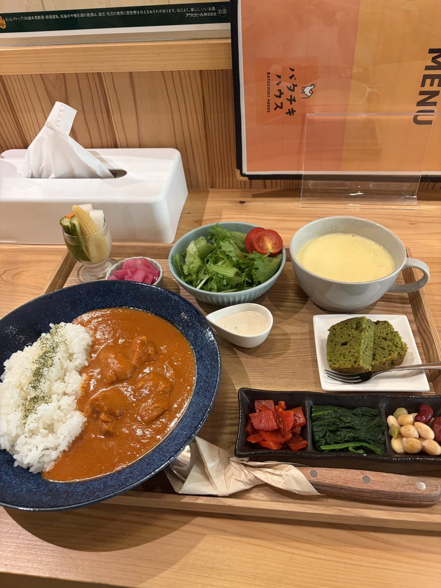 _21miya's tweet photo. 本日も富山県にある『バタチキハウス』さんでランチ。カレーはバターチキンのみで、色々とセットにできるお店でした。女性店主が1人で切り盛りされていて、細やかな心遣いが感じられるお店でした。
ごちそうさまでした。 https://t.co/clXUB4SPxL