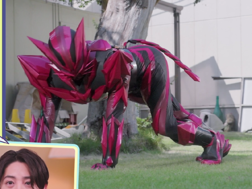 AlexiasRei's tweet photo. man i love kamen rider they got two grown-ass men in suits full on pretending to be kitty cats https://t.co/llC8Ih3u4O