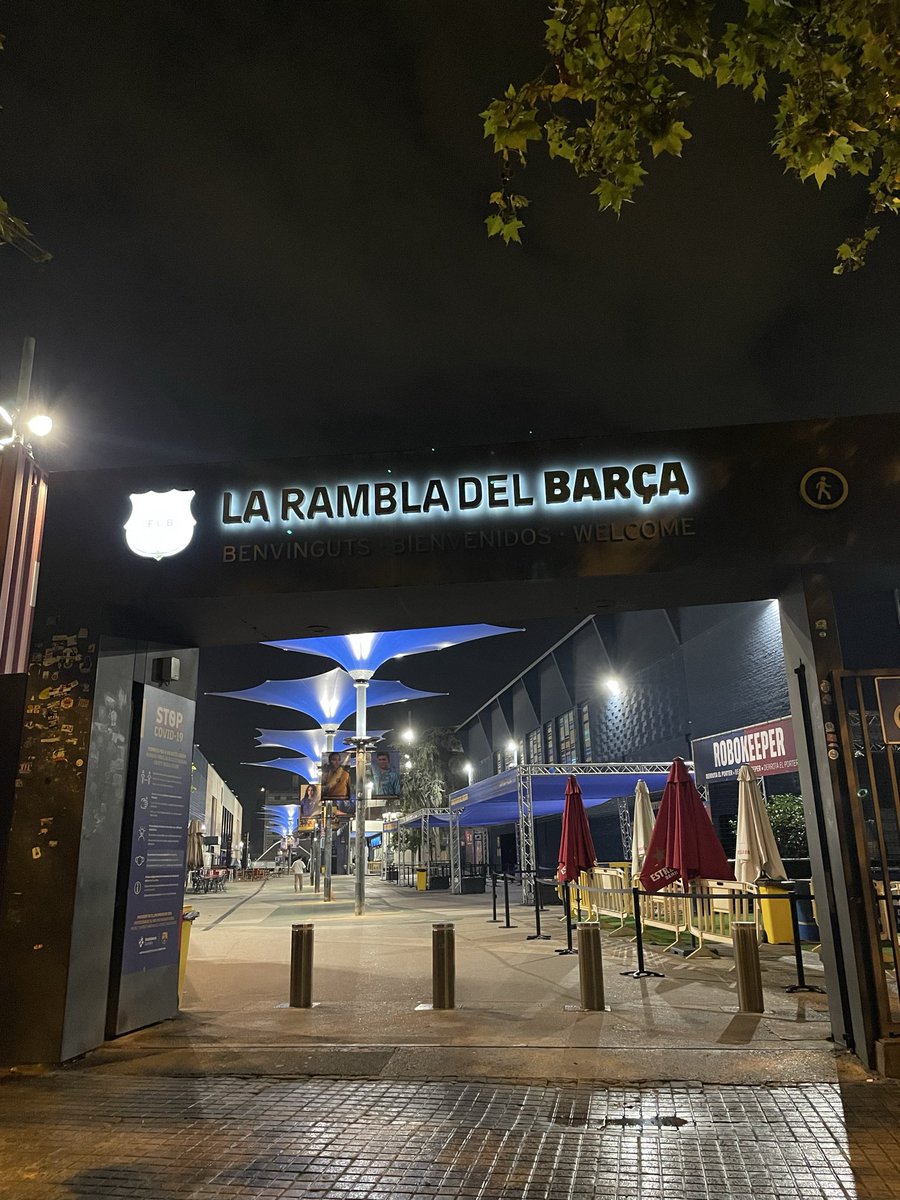 jahnavis27's tweet photo. Our Barcelona room barely fits two people and costs villa money in Hyderabad.

I’m up at 7:30 for scrum, still calculating protein per euro.

But “plans after work?” now means Sagrada Família, Camp Nou or the beach.

I hate that the rent is starting to make sense. https://t.co/YzTy2MavI9