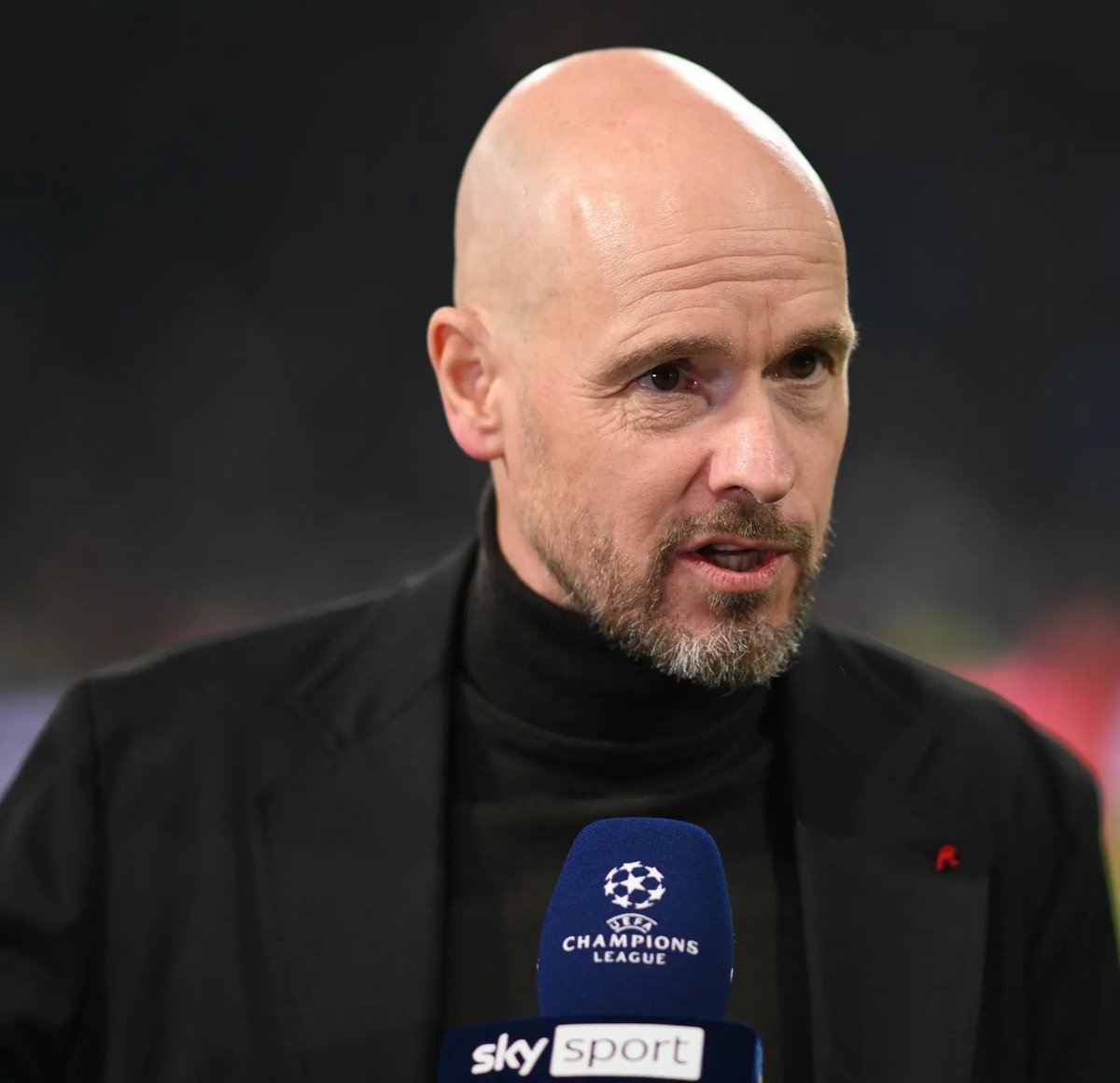 centreGoalHQ's tweet photo. 🚨🎙️ ERIK TEN HAG ON CRISTIANO RONALDO AND THE PORTUGAL SITUATION:

🎙️Reporter: “Erik, what do you make of the situation between Cristiano Ronaldo and Jorge Jesus?”

🗣️Ten Hag: “Honestly, I am not surprised.

Cristiano is a phenomenal player, but he is also a player with a very big ego. And because of everything he has achieved, people automatically believe his side of the story.

That is the difficult part.

When Cristiano speaks, millions of people listen. When a coach speaks, suddenly everybody wants evidence, explanations and context.

I experienced this myself at Manchester United.

I made decisions as the manager, and immediately the discussion became about what Cristiano thought about those decisions.

And look at the numbers. Look at how many coaches Cristiano has had serious problems with throughout his career.

At some point, you have to stop asking, ‘Why does every manager have a problem with Cristiano?’

You have to ask another question:

‘Why does Cristiano keep having problems with managers?’

I’m not saying every coach was right. Of course not.

But when the same pattern happens repeatedly, you cannot simply blame every manager.

Cristiano has an enormous personality, an enormous ego and enormous influence. Sometimes that influence can become bigger than the authority of the coach.

And that is dangerous for any national team or club.

🎙️Reporter: “So do you believe Ronaldo is the problem?”

🗣️Ten Hag: “I believe he is part of the problem.

You cannot have a player who believes his status gives him the authority to challenge every manager’s decision.

The coach has to remain the coach.

Cristiano Ronaldo can be one of the greatest players in football history.

But being one of the greatest players does not make you bigger than the manger”