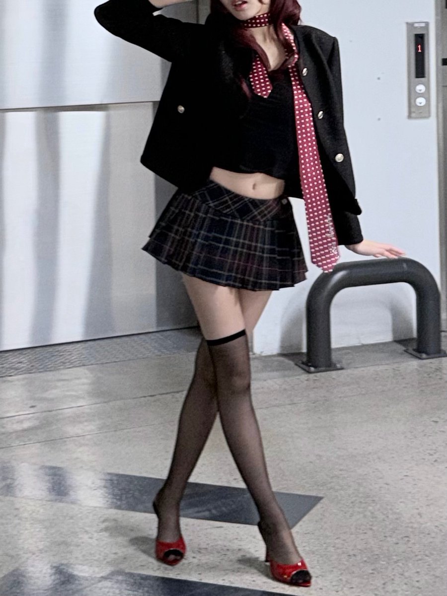 juunsoomgoon's tweet photo. this is just bait she knows how badly we want to ruin her. short skirt for the easy access. just move it over and slide right in to that grippy pussy as I hold on to her waist and hear my balls smack against her every time I thrust. https://t.co/h8EfVJPqYa