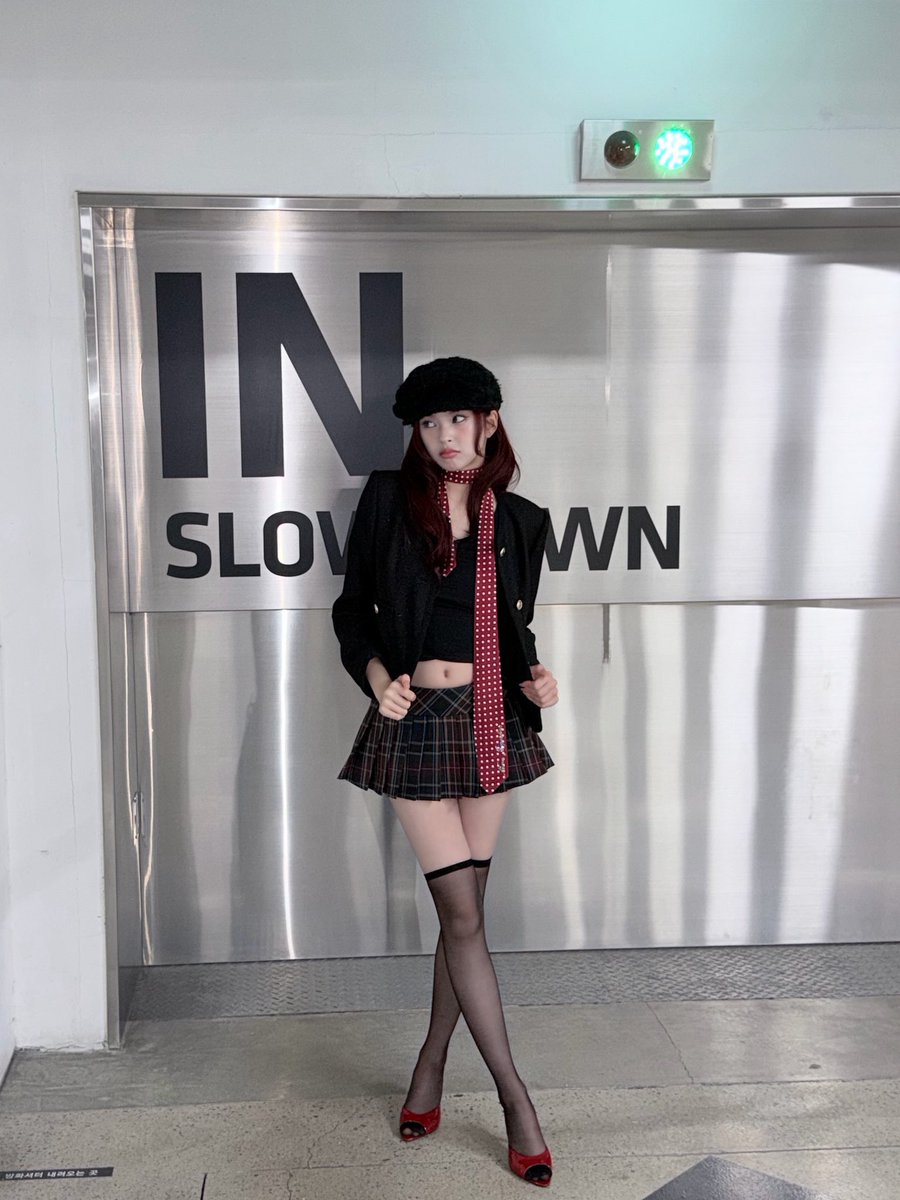juunsoomgoon's tweet photo. this is just bait she knows how badly we want to ruin her. short skirt for the easy access. just move it over and slide right in to that grippy pussy as I hold on to her waist and hear my balls smack against her every time I thrust. https://t.co/h8EfVJPqYa
