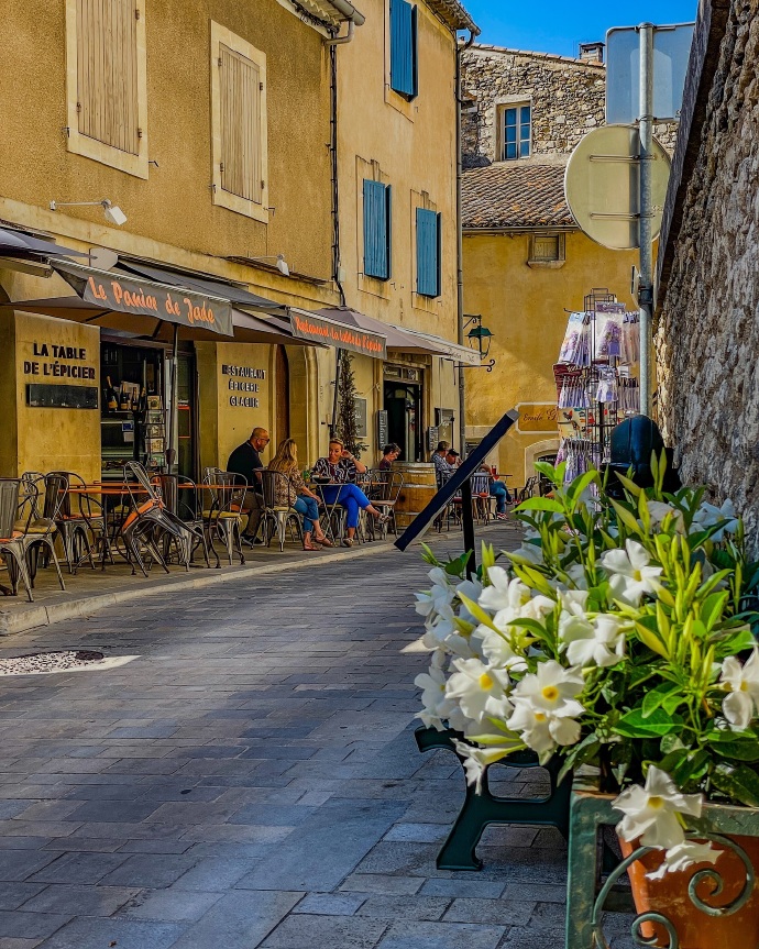 JudithLawrbpat's tweet photo. Spent the whole morning wandering the narrow cobblestone alleys of an old hill town, sipped warm fresh coffee at a tiny corner café, and watched colorful sunflowers sway by the roadside. Nothing beats these slow, sweet travel moments. https://t.co/tjBDwVuhFO