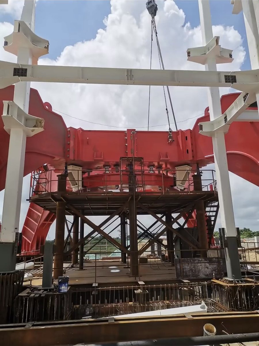JiemoInOrbit's tweet photo. Ispace test base Progress update:

Initial foundations are wrapping up as tes pad mount is in early installation along with lightning tower in addition tanks are also being sent to the site. https://t.co/sToNUYiJxo