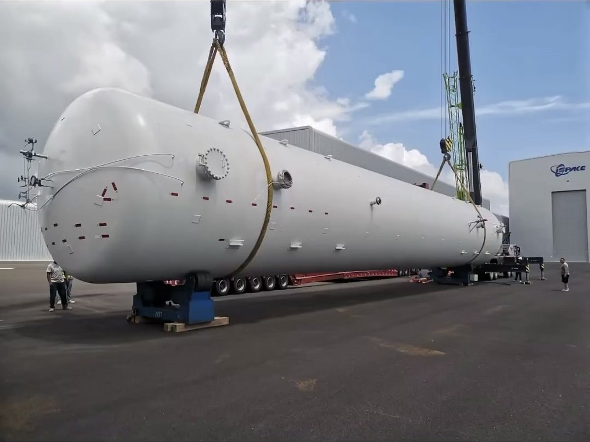 JiemoInOrbit's tweet photo. Ispace test base Progress update:

Initial foundations are wrapping up as tes pad mount is in early installation along with lightning tower in addition tanks are also being sent to the site. https://t.co/sToNUYiJxo