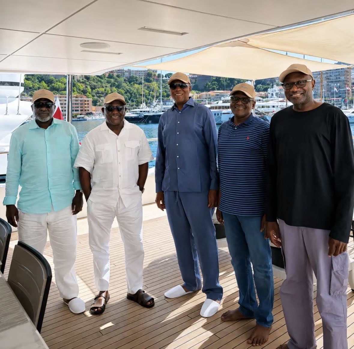 it_Rutie's tweet photo. Yoruba billionaires.                     Igbo billionaires https://t.co/i0E573oRkP