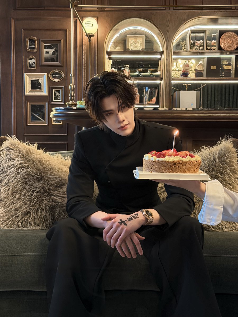 selfietimeid's tweet photo. Happy Birthday, Dunk Natachai 🎂🥳

Buruan ajak teman-teman kamu ke store Selfie Time, dan pakai frame Dunk yang sudah dibuat oleh fanbase!

Upload foto kamu dan tag @selfietimeid ya!

#SelfieTimeID #framekaraktergame #framefanbase https://t.co/B2MtZt0f98