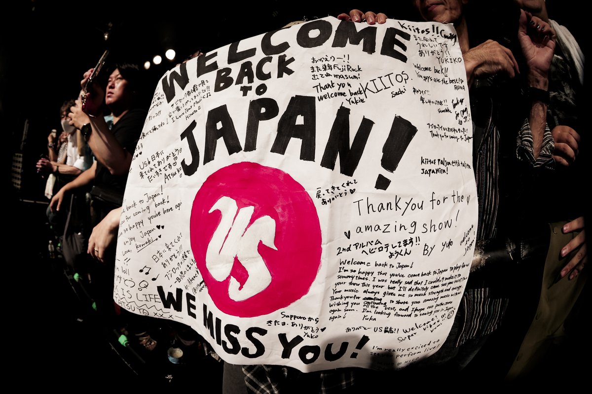 rollingstonejp's tweet photo. 【Live Report】𝗨𝗦
ウエノコウジと夢の共演、THEE MICHELLE GUN ELEPHANTら先人から受け継ぐロックンロールが爆発──「集大成」の一夜
🔗https://t.co/2XAJ9xdHvg

━━━━━━━━━━━━━━━━

京都・磔磔を経て、ソールドアウトの恵比寿LIQUIDROOMへ。新作『Everybody’s Giving Up The Cabaret』の楽曲をはじめ全24曲を怒涛の勢いで披露。

過去の来日とフジロック出演を経て辿り着いた、日本での「集大成」をレポート。

@usbandofficial @usbandjapan #US