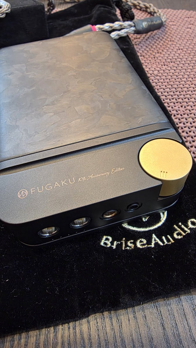 gnogno04's tweet photo. Brise-Audio
10주년 FUGAKU 리미티드 에디션 https://t.co/jJ9G1A3B54