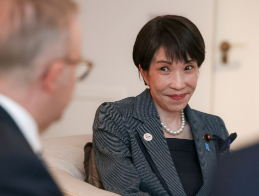 tacowasa2nd's tweet photo. 高市首相｢私には恥をかかせるな｣

どう見ても自分から恥をかきにいってるようにしか見えない件について。
つかなんでお前は外国の要人と会うたびに奇行を繰り返すんだ? https://t.co/YAwe4cbfxB