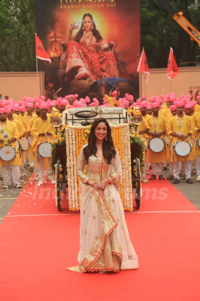 indiaforums's tweet photo. #YamiGautamDhar, #AddinathMKothare, #AnuragThakur and others snapped at the Trailer Launch Event of '#NayyiNavelli'
.
.
.
Check out the full gallery here:
https://t.co/e02vlNDbef https://t.co/qZGvN4Chr7
