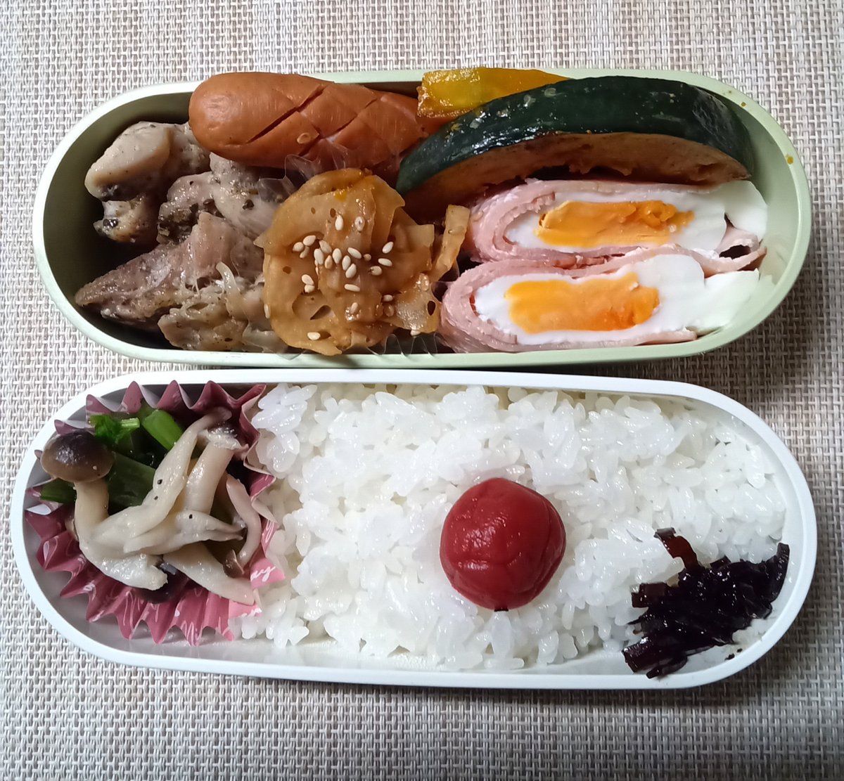 melam_51's tweet photo. 2026/10/1
今日の娘弁当

内定式のニュースが流れてきて、娘も1年前、リモートで内定式やったなぁ…としみじみ

月単位で「早っ！」が、年単位で「早っ！」になっていったら人生もあっという間なのか？と、ちょっと不安になる10月スタート😅

昨夜はお月さまも久しぶり🌕

#お弁当
#お弁当記録 https://t.co/kMaAsKbGxk