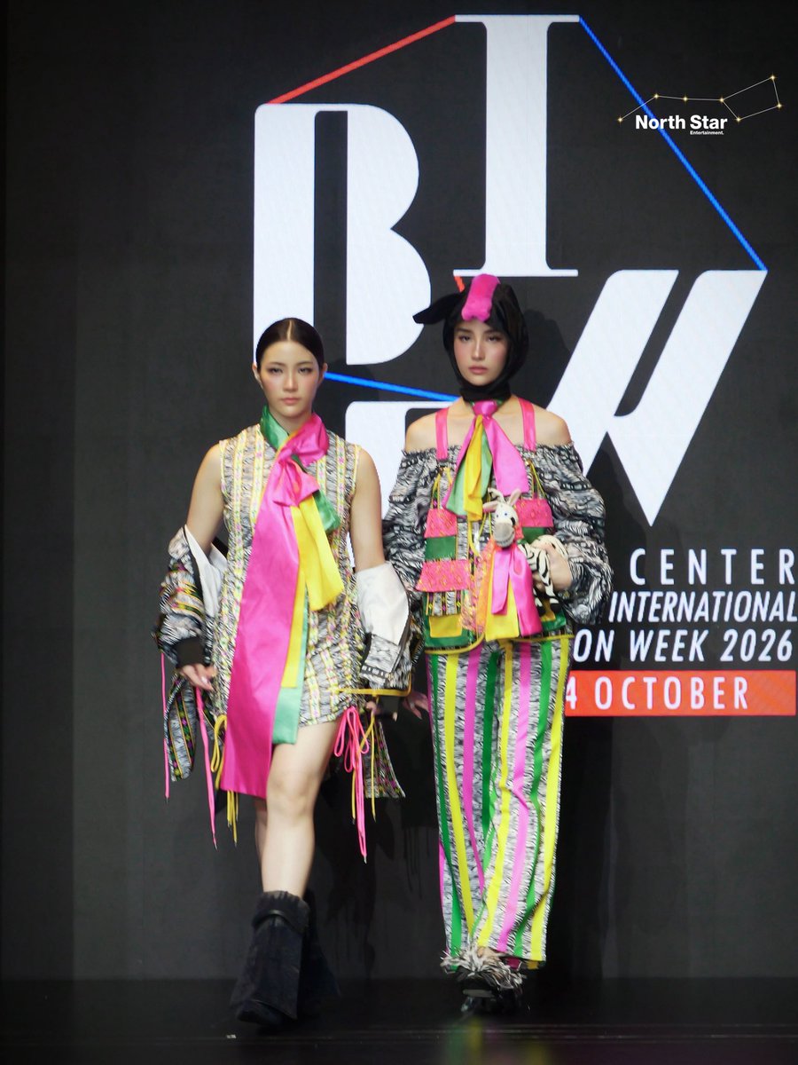 LunarSecret__'s tweet photo. คุณนางแบบควงคู่กันออกงานวันนี้งับ

GINJAY AT SIAM CENTER BIFW26
#SiamCenterBIFW2026xGINJAY https://t.co/L1NhhMEP1l