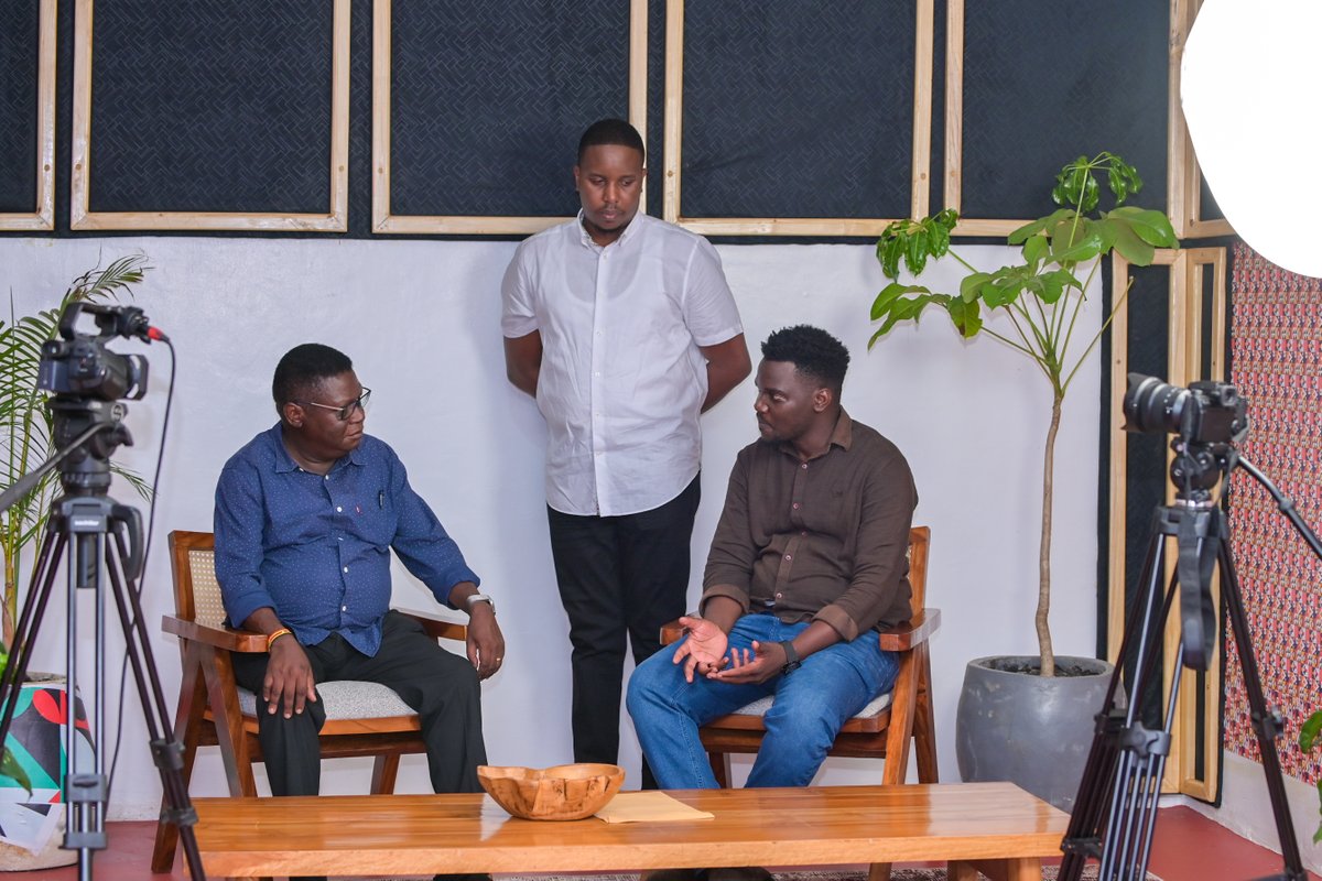 fourthhub_ug's tweet photo. 🎙️ Yesterday was #InternationalPodcastDay, and we are still smiling about it.

A podcast is a story you can carry in your pocket.

It keeps us company on long walks and quiet evenings, and it makes room for voices that don't always get heard.

For many of us, it's where history, culture, and everyday life sit side by side.

Thank you to everyone who speaks, records, and shares their truth. And thank you to everyone who listens.