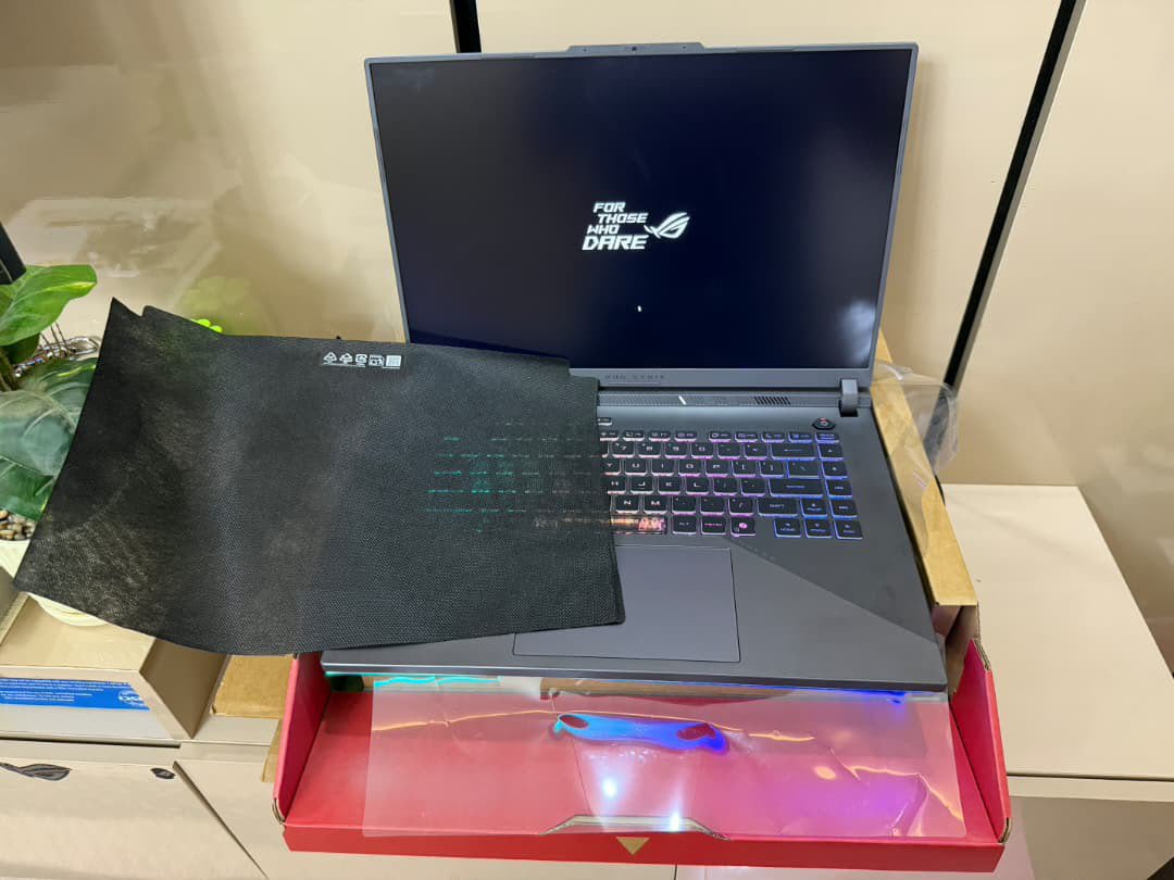 Mattock00's tweet photo. 🔥 ASUS ROG Strix G16 (2025)
16” WUXGA 165Hz | Ryzen 9 8940HX | 32GB RAM | 1TB SSD | RTX 5070 Ti 12GB | RGB | Wi-Fi 7
Open Box • Mint Condition
💰 ₦3.05M
#Asus #ROG #tech https://t.co/nOO7DkBkuy