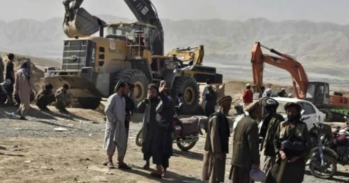 ده کارگر در پی فروریختن یک معدن طلا در تخار زیر آوار گیر ماندند
