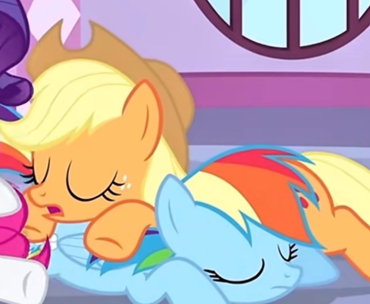 wisee2231971's tweet photo. always sleeping with each other🥹 they are a pair do not separate https://t.co/U8HCyWfhej
