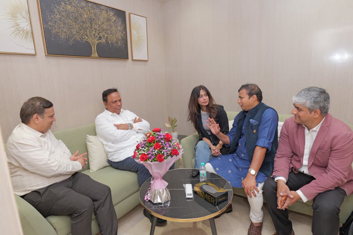 ShelarAshish's tweet photo. Pleased to meet Chess Grandmaster Abhijeet Kunte, India’s 4th and Maharashtra’s 2nd Grandmaster, and Chief Coach of the Indian Chess Team. Under his mentorship, the Indian Chess Team has achieved remarkable success, winning the Best Team Award at the Chess Olympiad at Samarkand Uzbekistan for 3rd consecutive time.  

We had a productive discussion on how the Esports Games Federation (ESGF) could organise an international-level Esports Chess Tournament in Maharashtra, further strengthening the state’s position as a hub for chess and esports.

Adv. Nandan Jha, Founder & Director, Esports Games Federation (ESGF), and Chairman, Chess Veda, a leading online chess platform, Ms. Supriya Keshri, Indo-Canadian actress and Founder, RM Films and Shri Lokesh Natu, Chess Influencer, Chess with Lokesh were present on the occasion.

A very enriching interaction focused on the future of chess, esports, and India’s growing role on the global stage.

#Maharashtra #AshishShelar