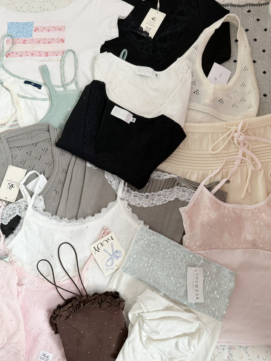 usedbylmys's tweet photo. post 2 oct 🎀👚

18:00-20:00 / new&amp;used
shipping 50.- thb

#ส่งต่อserlyn #ส่งต่อduex #serlyn #ส่งต่อbrandymelville #ส่งต่อgigi #ส่งต่อams #ส่งต่อhearteyes #ส่งต่อrudyyco #ส่งต่อhejbonnie #ส่งต่อbemyblair #ส่งต่อrubyandlemon #ส่งต่อcintage #ส่งต่อstylist  #ส่งต่อshewearbkk https://t.co/xFA67b6sw7