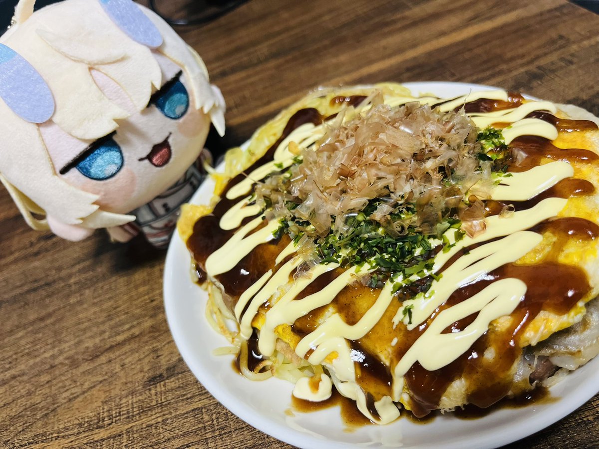 Fuath_soli's tweet photo. 今日はお好み焼きを作った〜🍳 𓈒𓂂𓏸
〇〇風などとは口が裂けても言えませんが、麺入り(+砂肝とイカ天)です。 https://t.co/f6giE9Lwww