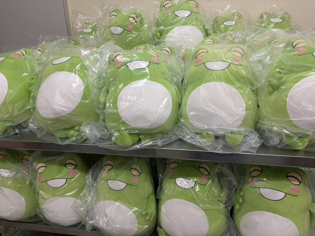Zerost_s's tweet photo. グッズ買ってくれた皆様大変長らくお待たせしました
工場から届いたのでもうすぐ発送致します https://t.co/7l5KPucizv