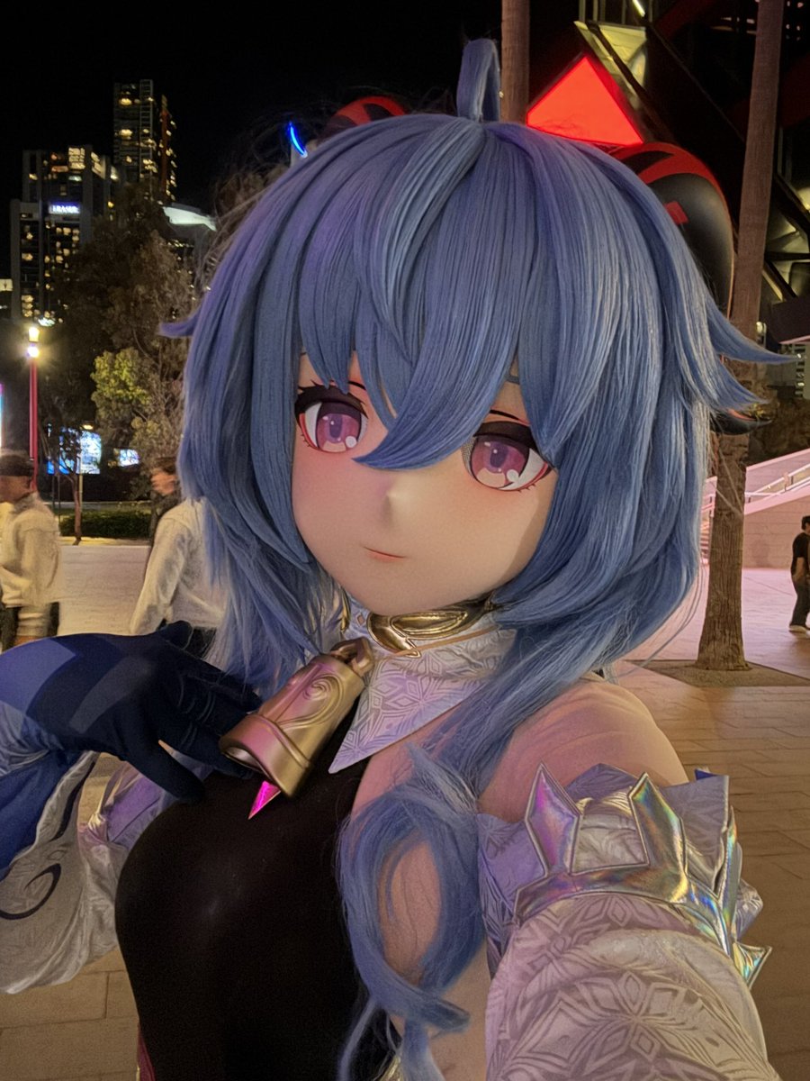 Orchid1an's tweet photo. Sydney ICC，with newly met @syamn_kig 
初めまして、よろしくね

#kigurumi #甘雨 #miku https://t.co/mN5dAunK2R