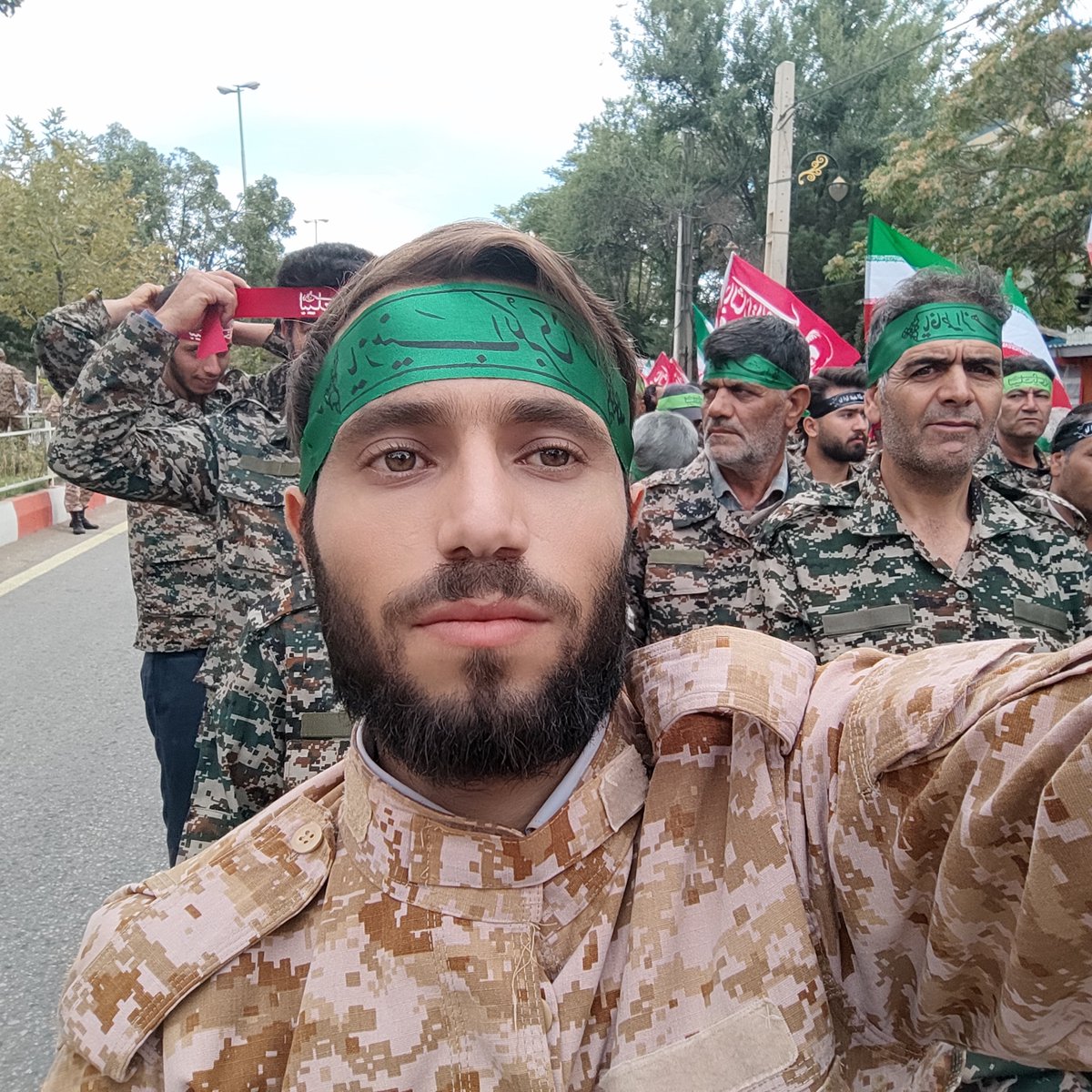 bandeh_12's tweet photo. -میگه ارزشی کجایی از وطنت دفاع کنی
+مگه تا دیروز ننه‌ات داشت میجنگیده

#جانفدایان_زنجان 
#جانفدای_ایران 
#جانفدایان_خدابنده https://t.co/KfrPqzboXM