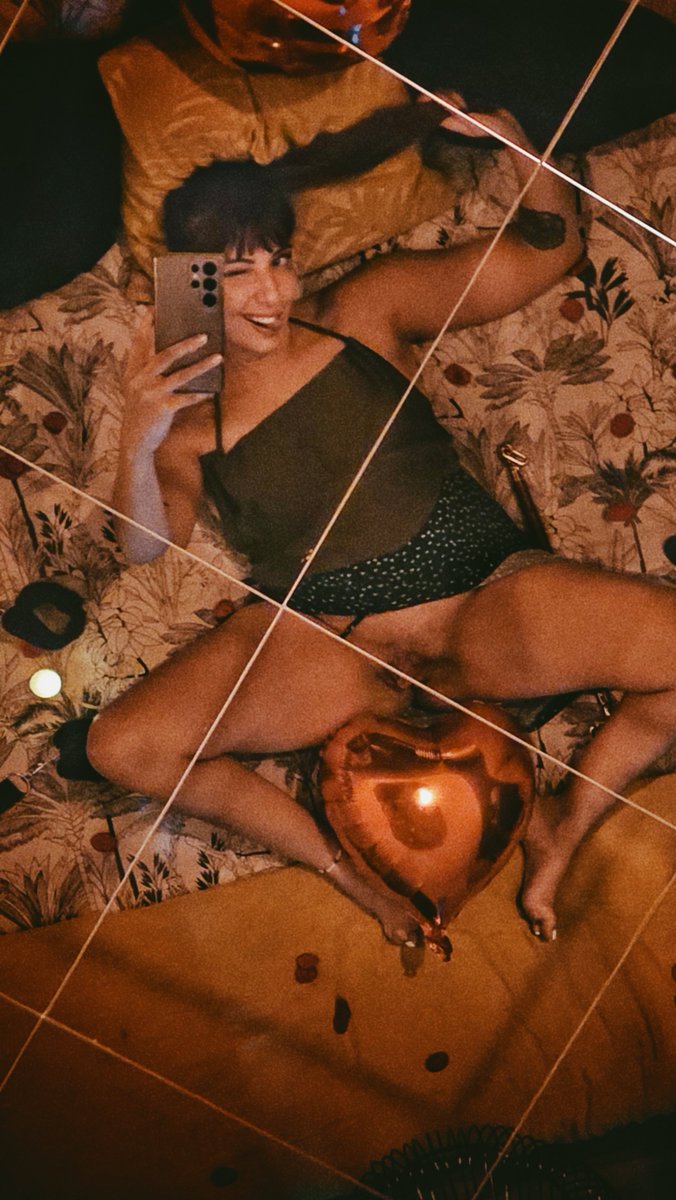 LustLouise's tweet photo. J’ai envie de toi devant un miroir, pour voir à quel point tu me rends belle, et délicieusement chienne. https://t.co/VllldY0V3w